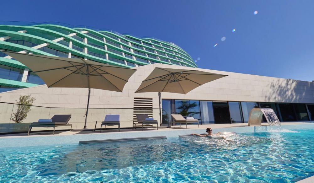 Spa&Fitness комплекса Reef Residence, бассейн террасы, вид справа